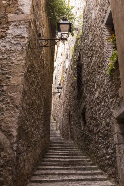 İspanya 'nın en iyi korunmuş mahallelerinden biri olan Girona' nın tarihi merkezi ve Yahudi mahallesi (İspanya).