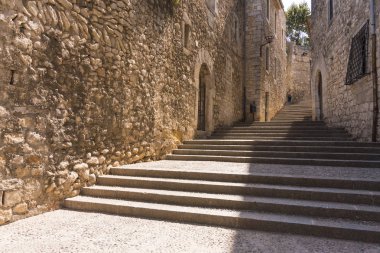 İspanya 'nın en iyi korunmuş mahallelerinden biri olan Girona' nın tarihi merkezi ve Yahudi mahallesi (İspanya).