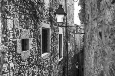 İspanya 'nın en iyi korunmuş mahallelerinden biri olan Girona' nın tarihi merkezi ve Yahudi mahallesi (İspanya).