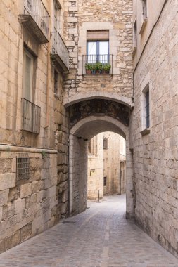İspanya 'nın en iyi korunmuş mahallelerinden biri olan Girona' nın tarihi merkezi ve Yahudi mahallesi (İspanya).