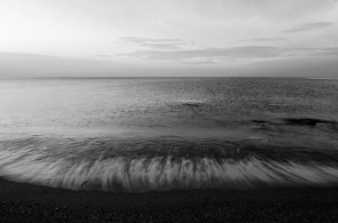 Cantarrijan plajında günün ilk saatleri, Granada Costa del Sol ve Costa Tropikal en iyi çıplaklar plajı