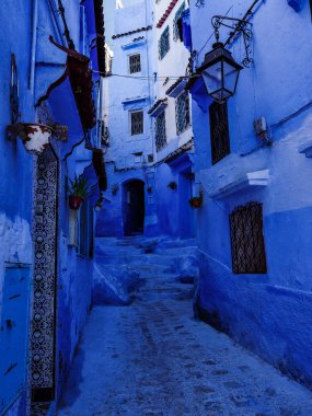 Fas mavi chefchaouen sokak görünümü