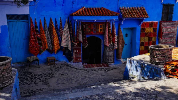 Fas mavi chefchaouen sokak görünümü