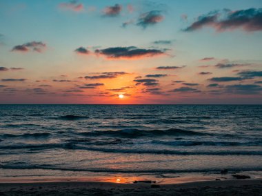 İsrail Güneşi sahilde battı