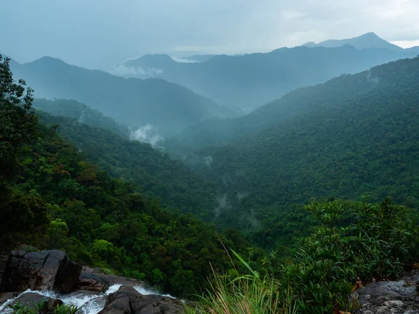 vietnam Bach ma milli parkı