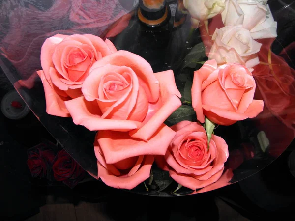 Buquê Rosas Brancas Rosa — Fotografia de Stock