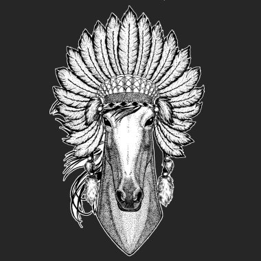 At, hoss, şövalye, at, Adiyat geleneksel etnik Hint boho headdress kabile şaman şapka tören öğesi