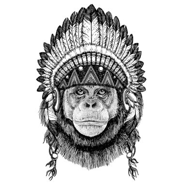 Şempanze. Maymun. Vahşi hayvan giyen inidan headdress tüyleri ile. Boho chic tarzı Gösterim amacıyla dövme, amblem, rozet, logo, yama. Çocuk giyim