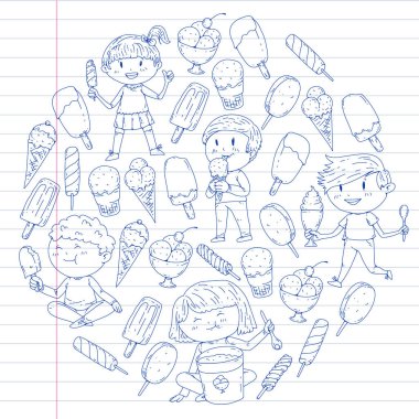 Küçük çocuklar dondurma yemek. Tatlı çilek şeker çocuklar için. Lezzetli vanilya, portakal, kivi tatlı.