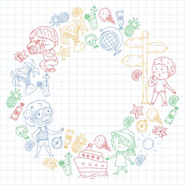 Mutlu çocuklar oynarken deniz kıyısı, plaj, deniz, okyanus. Çocuklar tatil ve seyahat. Yüzme, doodle simgeler küre, cruise gemisi, kokteyller