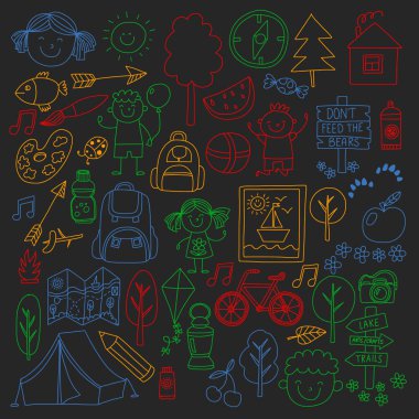 Vektör kamp, yürüyüş simgeleri küçük çocuklar için ayarlayın. Okulu ve anaokulu çocukları tatil.