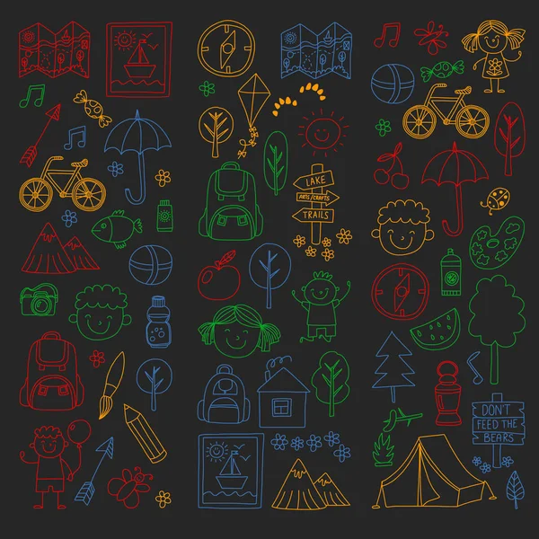 Vektör kamp, yürüyüş simgeleri küçük çocuklar için ayarlayın. Okulu ve anaokulu çocukları tatil.