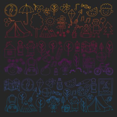 Vektör kamp, yürüyüş simgeleri küçük çocuklar için ayarlayın. Okulu ve anaokulu çocukları tatil.