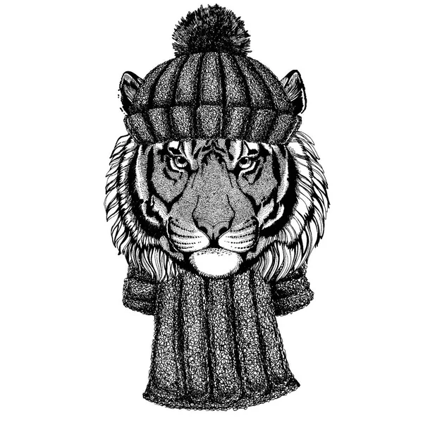 Divoký tygr Cool zvíře v pleteném zimním klobouku. Teplá čelenka čepice na tetování, tričko, znak, odznak, logo, náplast — Stockový vektor
