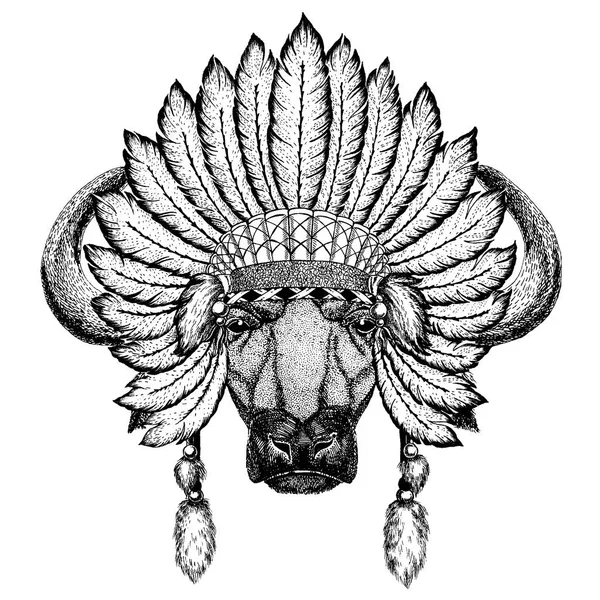 Дика тварина носить в майдані головний убір з пір'ям. Бохо шикарна ілюстрація стилю для татуювання, емблеми, значка, логотипу, латки. Дитячий одяг . — стоковий вектор