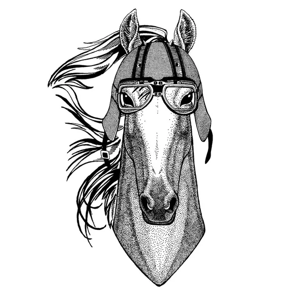 Pferd, Hoss, Ritter, Ross, Courser mit Motorrad, Aerohelm. Handgezeichnetes Bild für Tätowierung, T-Shirt, Emblem, Abzeichen, Logo, Aufnäher. — Stockvektor