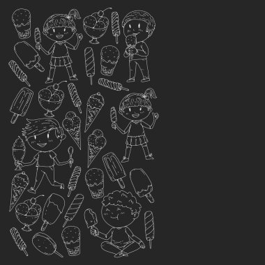 Küçük çocuklar dondurmayı yiyor. Yaz tatili. Tatlı meyve çöl.