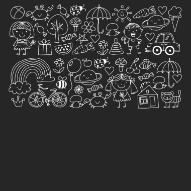 Sevimli küçük çocuklar oynar. Anaokulu, eğitim, spor. Desenler, afişler, posterler için çocuk ve oyuncaklar Simgeleri.