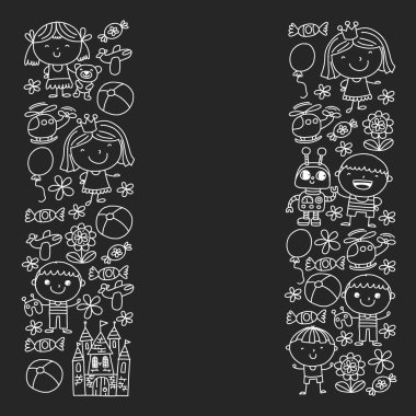 Sevimli küçük çocuklar oynar. Anaokulu, eğitim, spor. Desenler, afişler, posterler için çocuk ve oyuncaklar Simgeleri.