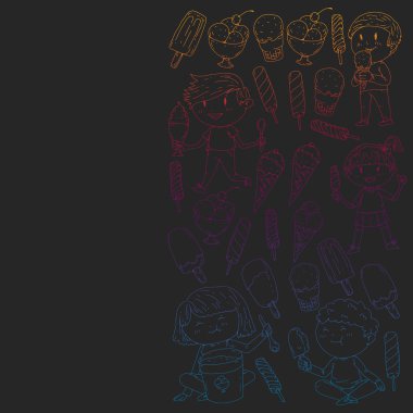 Küçük çocuklar dondurmayı yiyor. Yaz tatili. Tatlı meyve çöl.