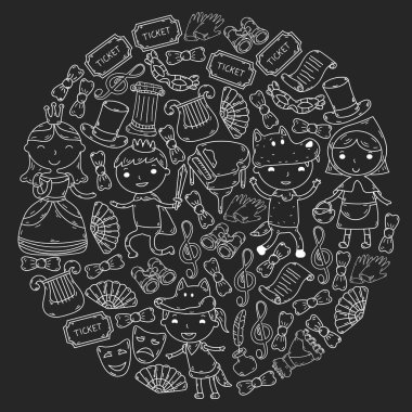 Performans, küçük çocuklarla tiyatro. Masal sahnelerindeki anaokulu çocukları. Kırmızı Başlıklı Kız 'ı oynayan genç oyuncular.