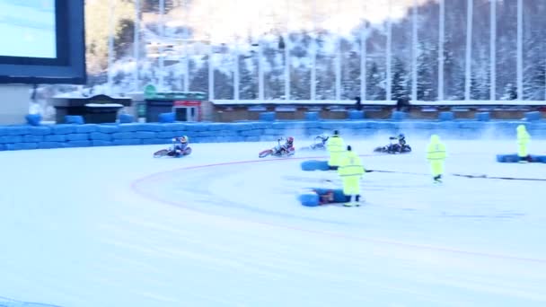ALMATY, KAZAKHSTAN - FEBRUARY 2, 2019: Ice Speedway World Championship. turn ice — Stock Video