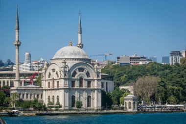 Dolmabahçe Sarayı camiinde Boğaziçi'nden İstanbul wiev