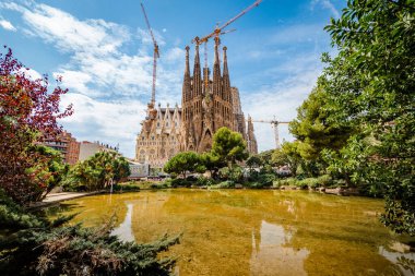 Sagrada Familia Basilica, Barcelona, Katalunya 'da Antoni Gaudi tarafından tasarlanmış büyük bir Roma Katolik kilisesi..