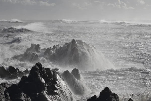 Côte Rocheuse Portugaise Nord Par Une Journée Orageuse Mais Ensoleillée — Photo