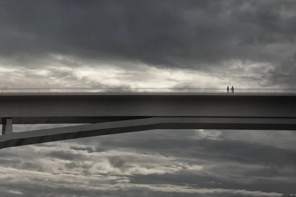 Eski Arkadaş Yüksek Köprüden Önce Yağmur Dramatik Gelişmiş Gökyüzü Karşı — Stok fotoğraf