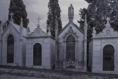 Eski Avrupa mezarlığı aile mezarları 