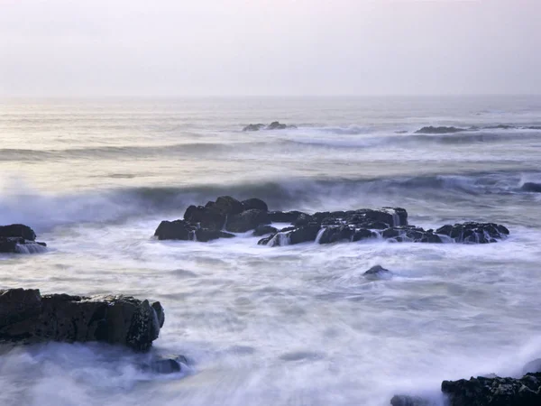 Portugese Zeegezicht Lange Blootstelling Met Stromend Water Rotsen Analoog Dia — Stockfoto