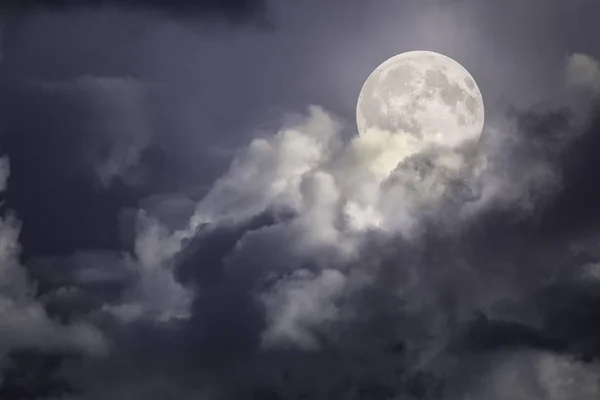 Overcast full moon night — Stock Photo, Image