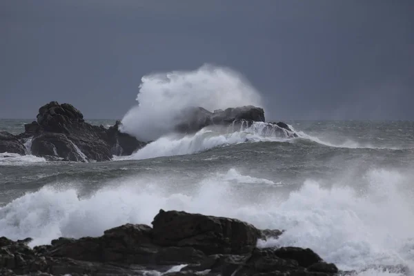 Stormy wave splash — Stock Photo, Image