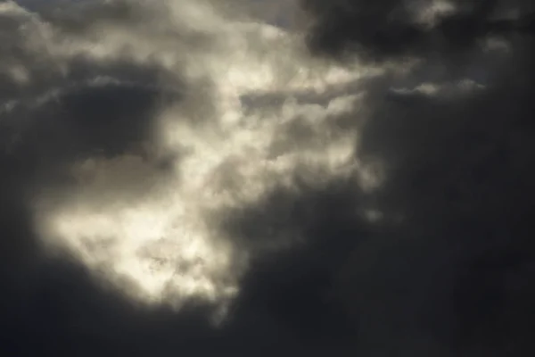 Felhős sötét ég — Stock Fotó