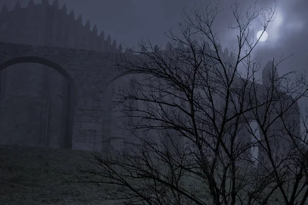 Моторошний монастир в похмуру повну місячну ніч — стокове фото