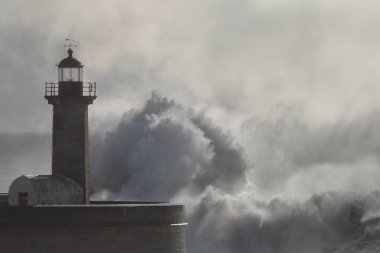 büyük dalga sıçrama