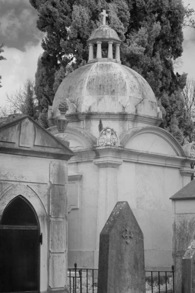 오래 된 유럽 묘지 — 스톡 사진