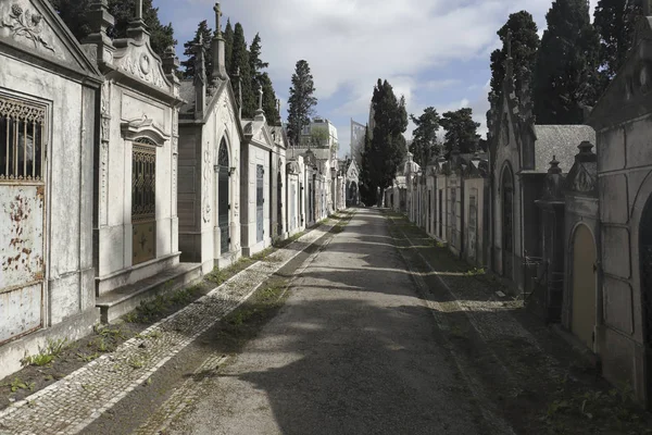 Старая улица кладбища — стоковое фото