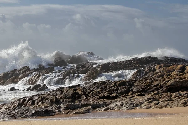 Plage Rocheuse Nord Portugal Cours Automne Voir Vague Éclaboussure Petite — Photo