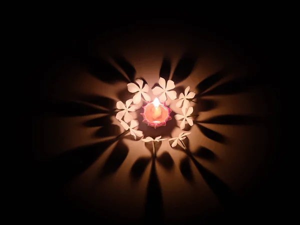 Happy Diwali Diya Lamp Lit White Flowers Diwali Festival Celebration — Stock Photo, Image