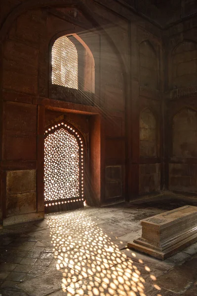 Sun Rays Create Dramatic Light Shadow Humayun Tomb Memorial Winter — Stock Photo, Image