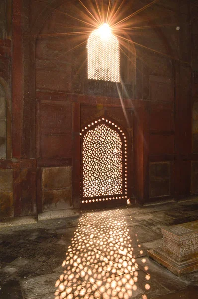 Raios Solares Criam Luz Dramática Sombra Dentro Memorial Túmulo Humayun — Fotografia de Stock