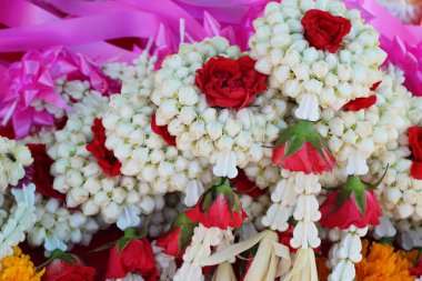 El Yasemin güzel çelenk piyasada