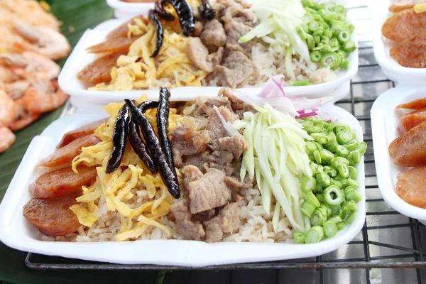 Karides hamur kızarmış pilav lezzetlidir