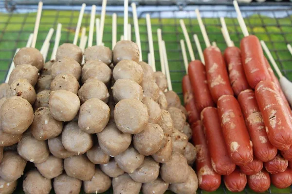 Sosis Panggang Dan Bakso Jalan Makanan — Stok Foto