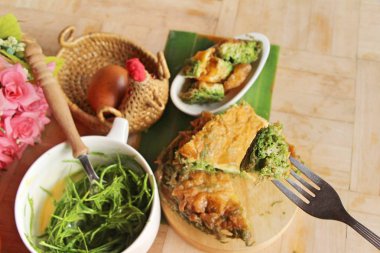 Fried akasya pennata omlet sokak gıda