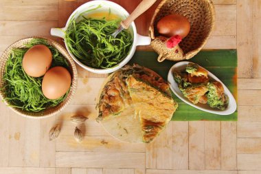 Fried akasya pennata omlet sokak gıda