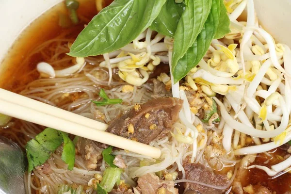 Sebze ve çorba lezzetli et makarna