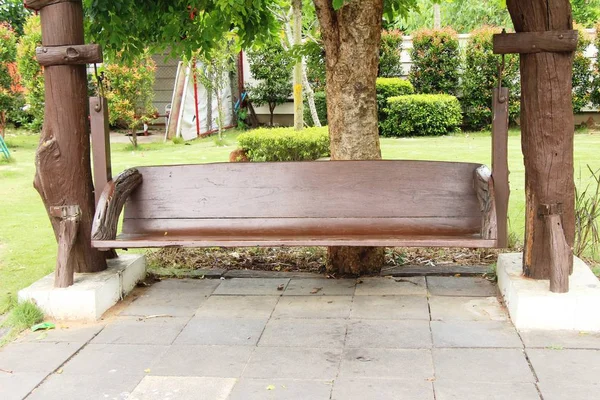 Oude Vintage Stijl Van Houten Schommel Tuin — Stockfoto